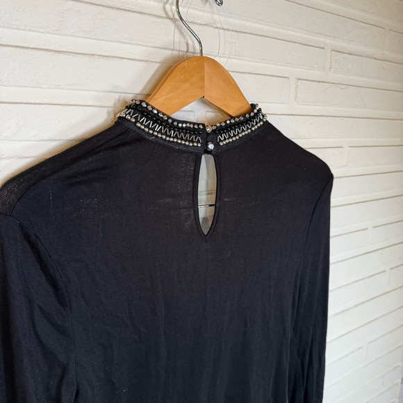 Lily White Black Long Sleeved Jeweled Choker Neckline Top, Women’s Size Large - Picture 8 of 9